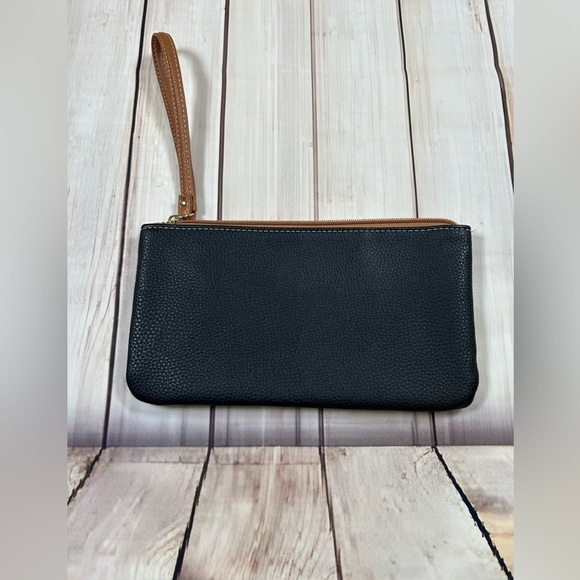 NWOT Stone Mountain Black and Tan Wristlet/Purse Pouch. - Picture 3 of 6